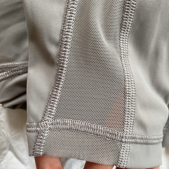 Lululemon High Waisted Light Purple Train Times Leggings 24” ( size 0 ) - Picture 8 of 12